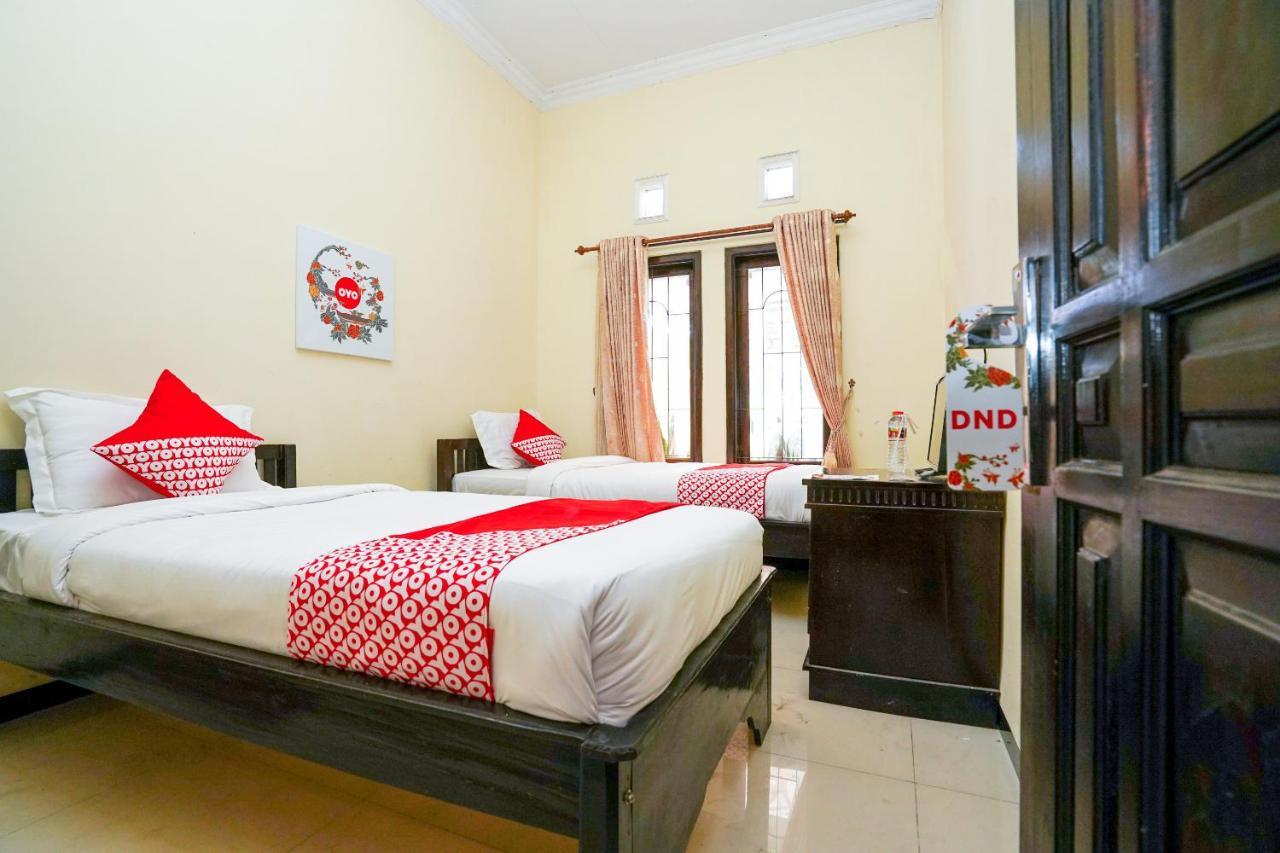 Oyo 1087 Homestay Potato House Bromo Exterior photo
